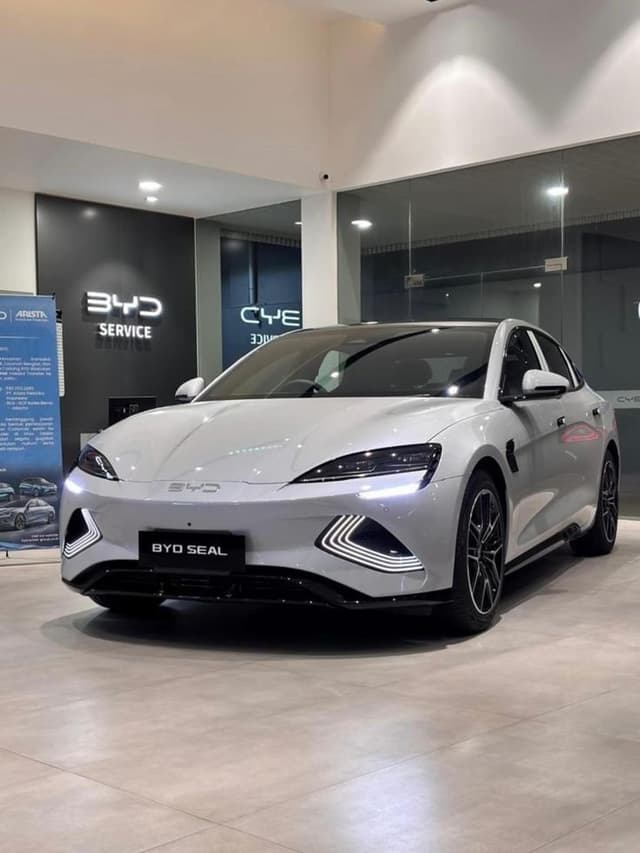 Is China’s $12K Electric Hatchback Too Good to Be True?